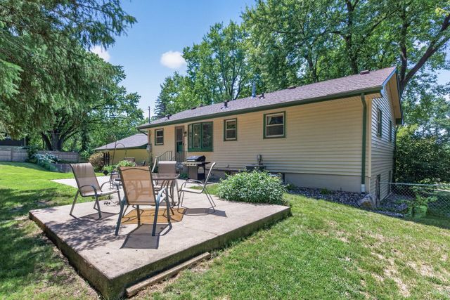 6911 Ticonderoga Trail, Eden Prairie, MN 55346