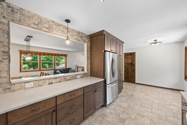 6911 Ticonderoga Trail, Eden Prairie, MN 55346