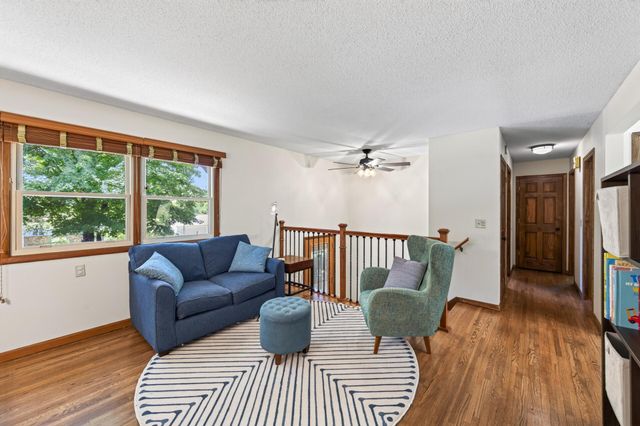 6911 Ticonderoga Trail, Eden Prairie, MN 55346