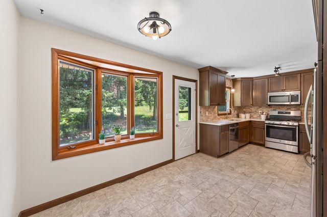 6911 Ticonderoga Trail, Eden Prairie, MN 55346