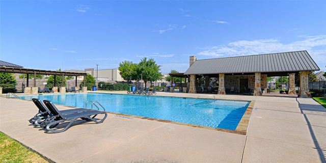 2283 Prairie Glen Street, Lewisville, TX 75056