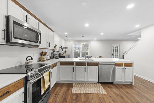 5143 Green Acres Ln, Murfreesboro, TN 37129