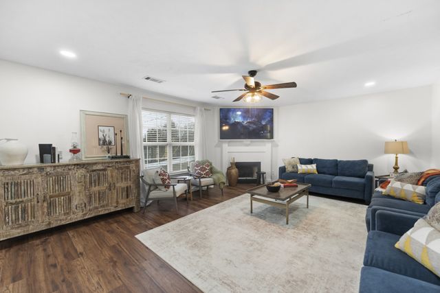 5143 Green Acres Ln, Murfreesboro, TN 37129