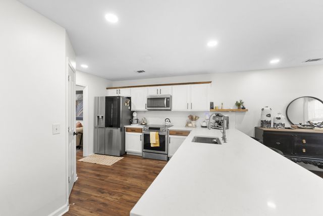 5143 Green Acres Ln, Murfreesboro, TN 37129