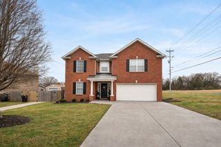 5143 Green Acres Ln, Murfreesboro, TN 37129