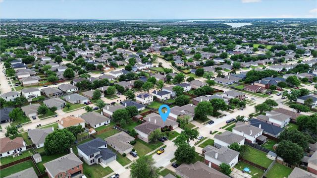 2320 Bradford Pear Drive, Little Elm, TX 75068