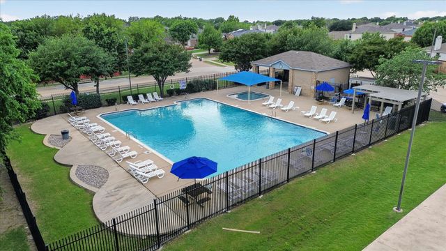 2320 Bradford Pear Drive, Little Elm, TX 75068