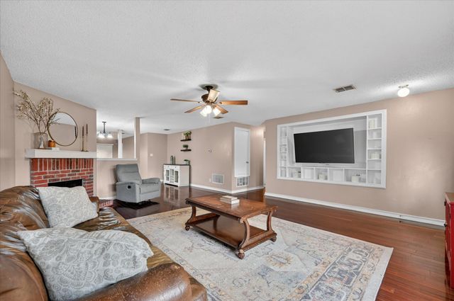 2320 Bradford Pear Drive, Little Elm, TX 75068