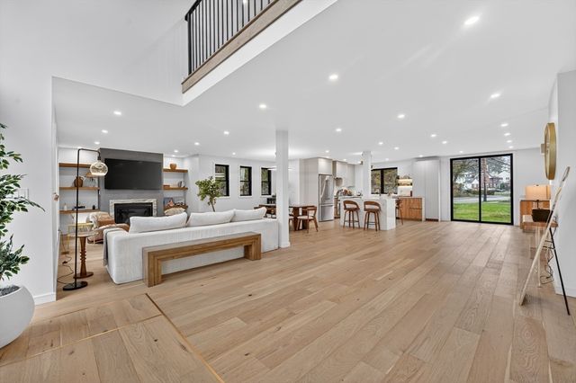8 Noanett Rd, Needham, MA 02494