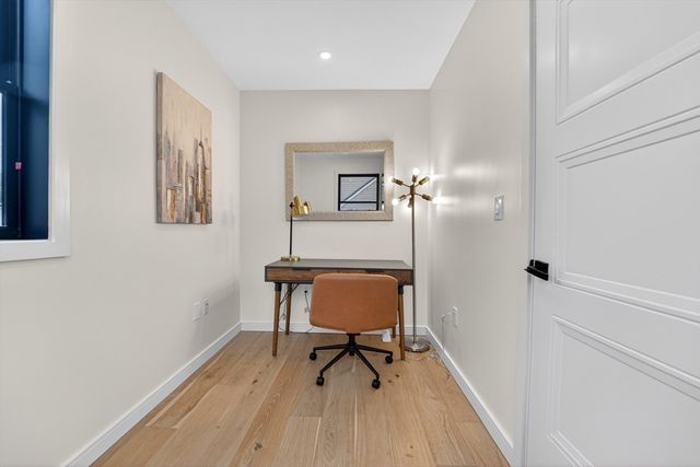 8 Noanett Rd, Needham, MA 02494