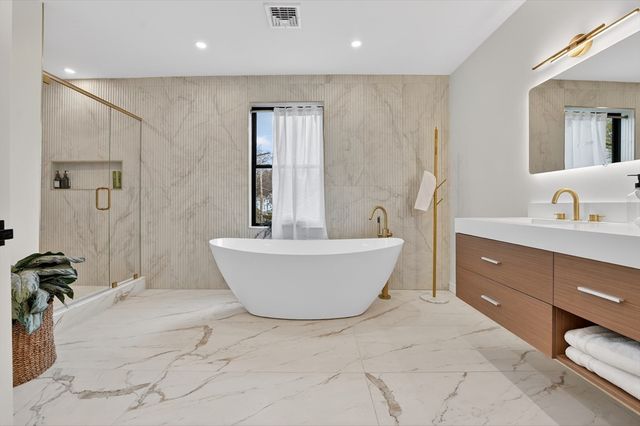 8 Noanett Rd, Needham, MA 02494