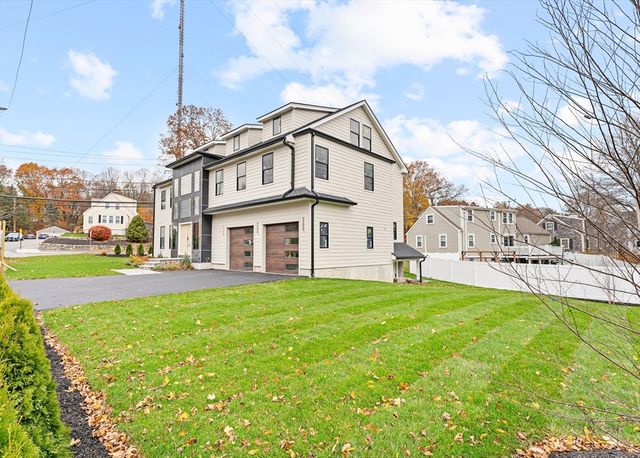 8 Noanett Rd, Needham, MA 02494