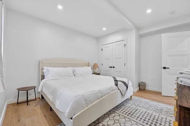 8 Noanett Rd, Needham, MA 02494
