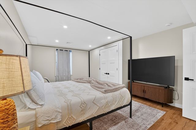 8 Noanett Rd, Needham, MA 02494