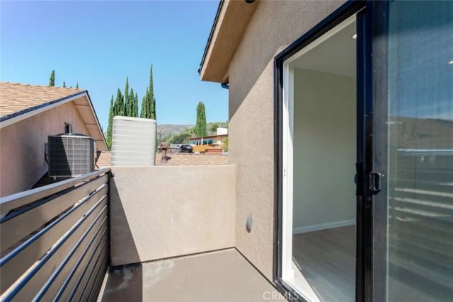 10787 Las Lunitas Avenue, Tujunga, CA 91042