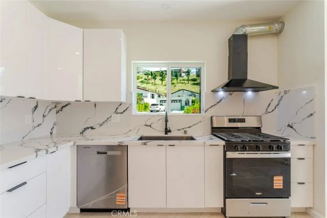 10787 Las Lunitas Avenue, Tujunga, CA 91042