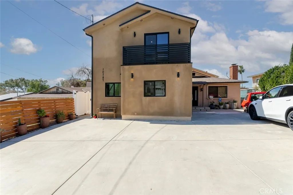 10787 Las Lunitas Avenue, Tujunga, CA 91042