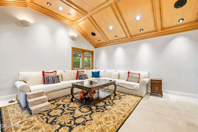 4901 Pathfinder Avenue, Westlake Village, CA 91362