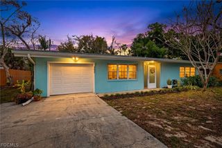 4633 Siesta CIR, Fort Myers, FL 33901
