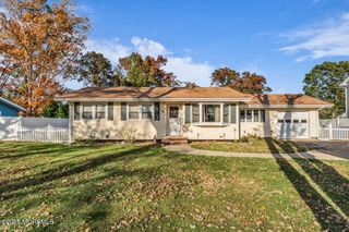 30 Winding River Drive, Toms River, NJ 08755