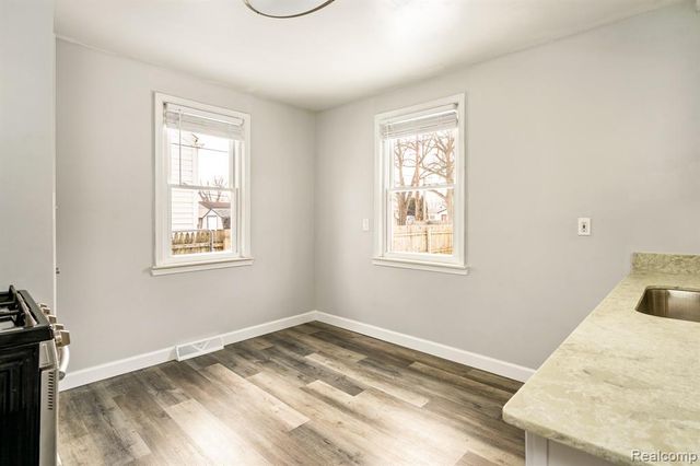 28441 Jahns Drive, Roseville, MI 48066