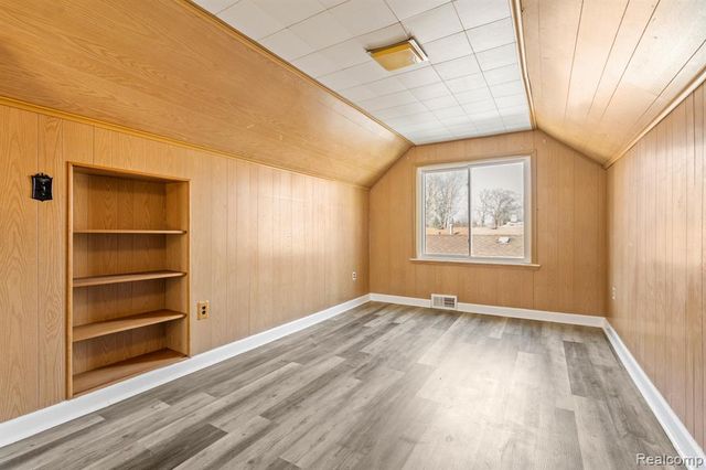 28441 Jahns Drive, Roseville, MI 48066