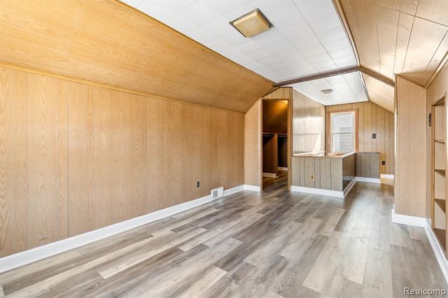 28441 Jahns Drive, Roseville, MI 48066