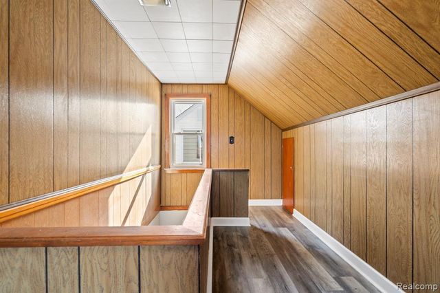 28441 Jahns Drive, Roseville, MI 48066