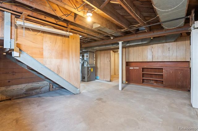 28441 Jahns Drive, Roseville, MI 48066