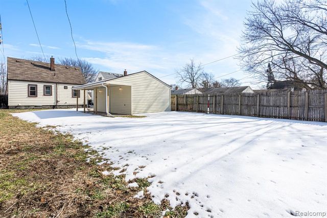 28441 Jahns Drive, Roseville, MI 48066