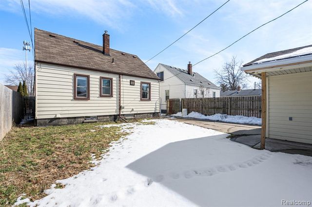 28441 Jahns Drive, Roseville, MI 48066