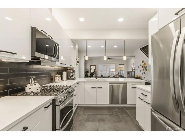 916 Ivanhoe St, Denver, CO 80220