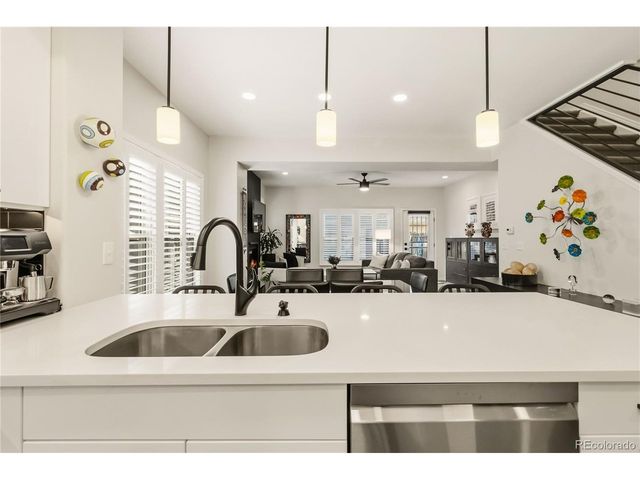 916 Ivanhoe St, Denver, CO 80220