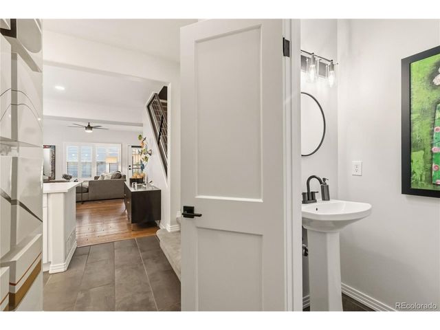 916 Ivanhoe St, Denver, CO 80220