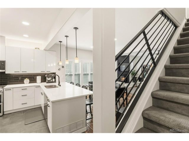 916 Ivanhoe St, Denver, CO 80220