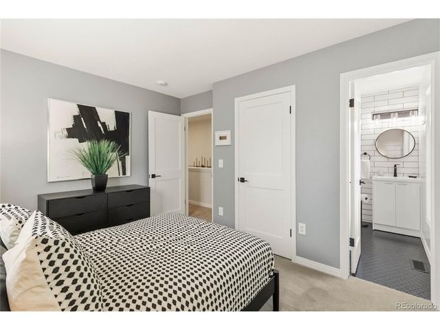 916 Ivanhoe St, Denver, CO 80220