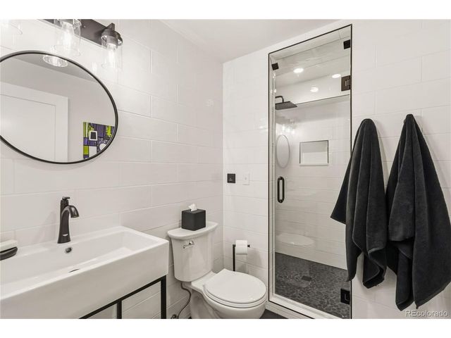 916 Ivanhoe St, Denver, CO 80220