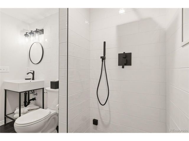 916 Ivanhoe St, Denver, CO 80220