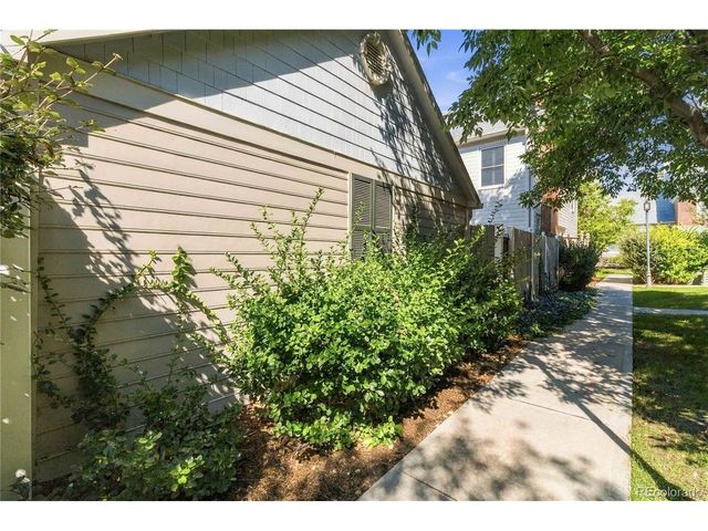 916 Ivanhoe St, Denver, CO 80220