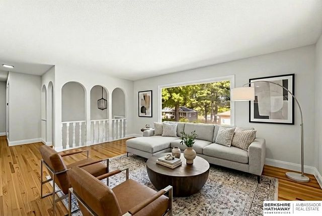 8915 Valley Street, Omaha, NE 68124