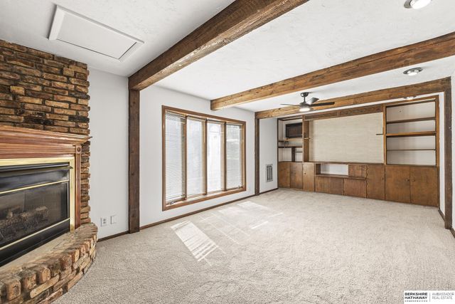 8915 Valley Street, Omaha, NE 68124