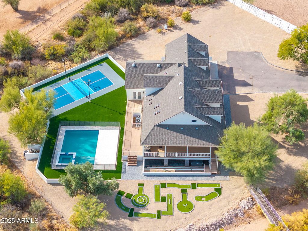 Image 17 of property listing at 27921 N 153RD Street, Scottsdale, AZ 85262