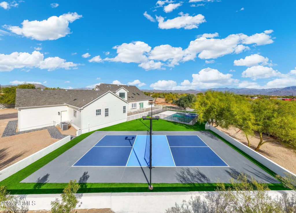 Image 7 of property listing at 27921 N 153RD Street, Scottsdale, AZ 85262