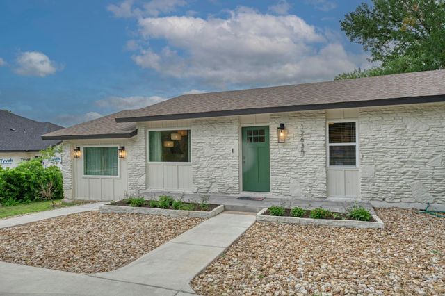 12635 Live Oak LN, Buda, TX 78610