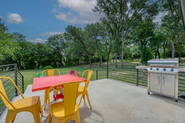 12635 Live Oak LN, Buda, TX 78610