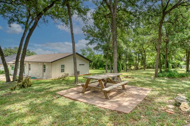 12635 Live Oak LN, Buda, TX 78610