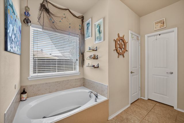 1205 Cheyenne Drive, Aubrey, TX 76227