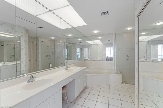 267 Barefoot Beach BLVD 204, Bonita Springs, FL 34134