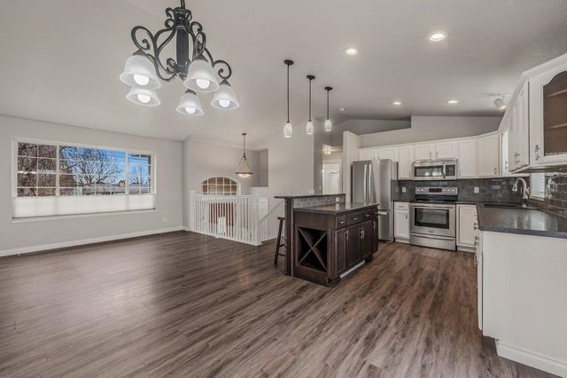 611 S Barker Rd, Spokane Valley, WA 99016