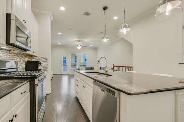 11921 Terraza CIR TH39, Austin, TX 78726